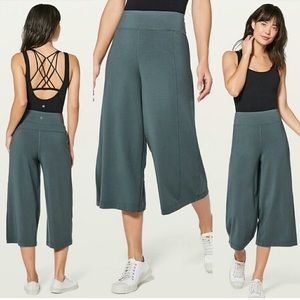 Lululemon Blissed Out Culottes S 2 SASE Sea Steel